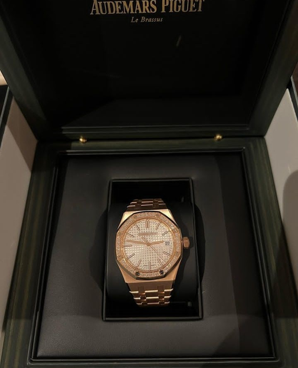 Transom | A42 | Watch